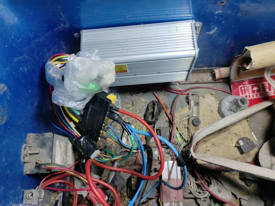 

Контроллер для трицикла, регулятор скорости, аккумулятор, интеллектуальный двухрежимный специальный электродвигатель для электромобилей 48В/60В 1000Вт/1500Вт