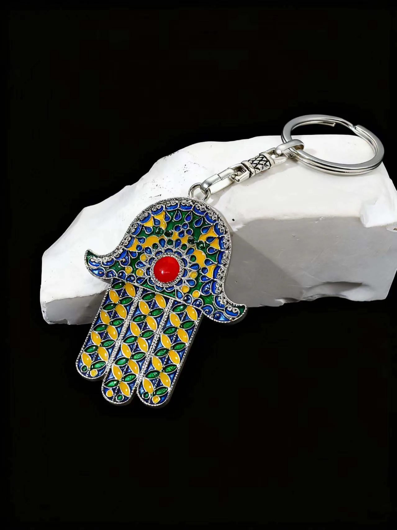 Silver Kabyle Jewelry Keychain with Enamel Pattern Design