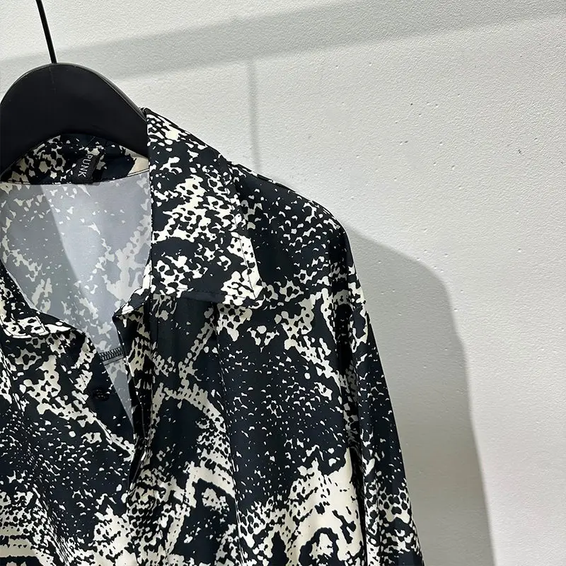 Avant-Garde Design Snake Pattern Printed Loose Long Sleeves Shirt Popular Retro Goth Idle Style Cool Top