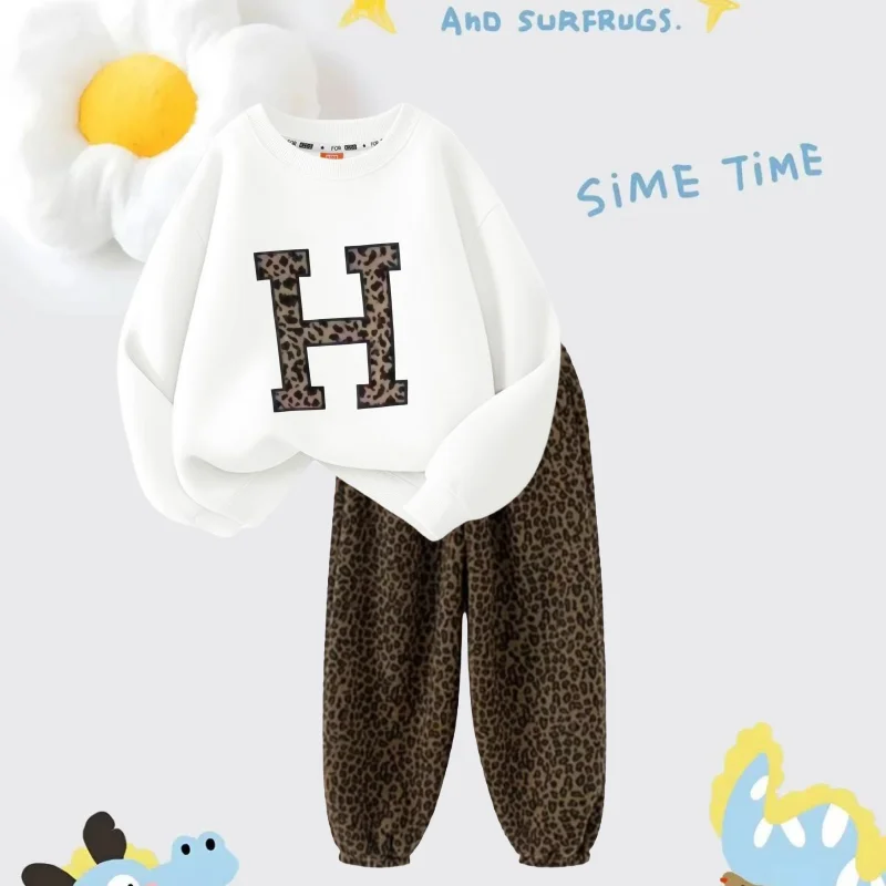 الخريف طفلة الملابس مجموعة الأطفال الأبجدية أزياء الكرتون طباعة أعلى و ليوبارد طباعة السراويل قطعتين دعوى بدلة على الموضة #3