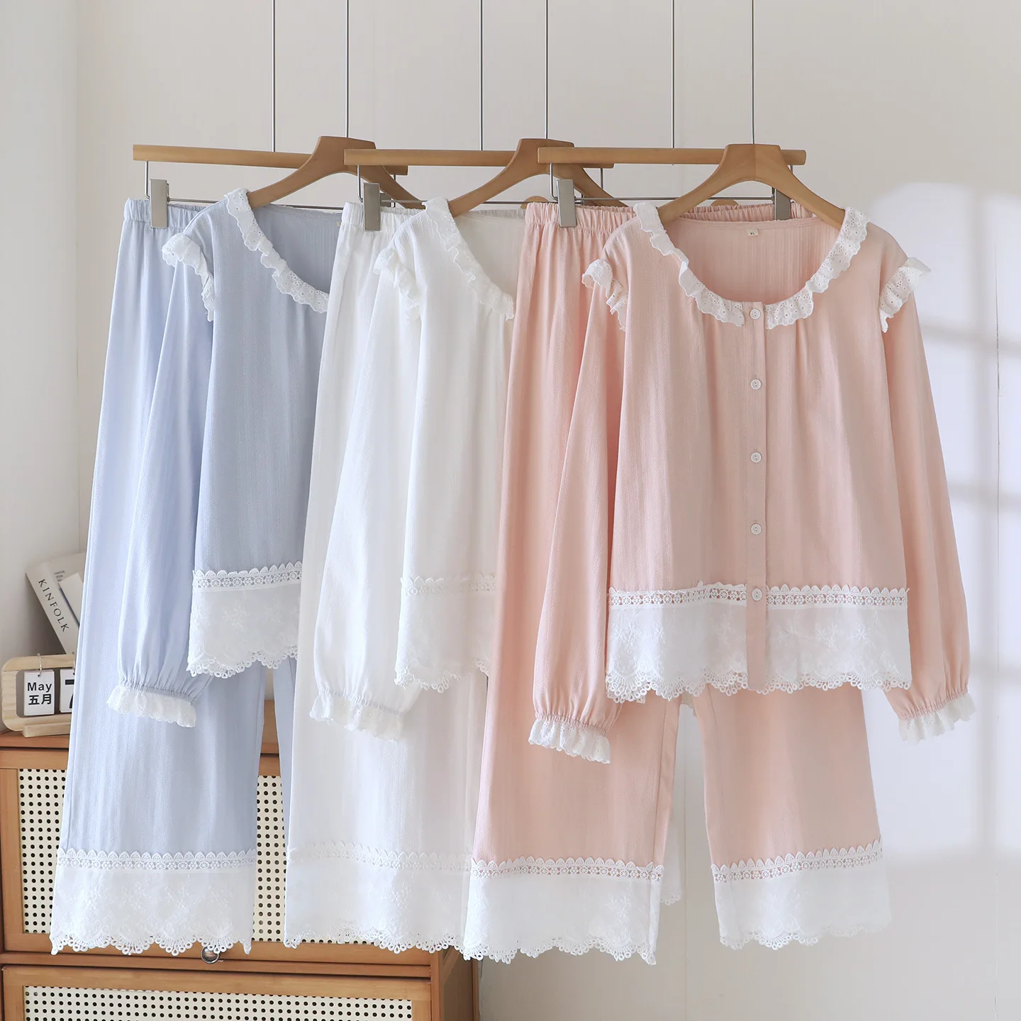 

Горячая распродажа: Новинка 2026 года – женский пижамный комплект «Принцесса» для весны и осени, с длинными рукавами и брюками, из 100% хлопка.