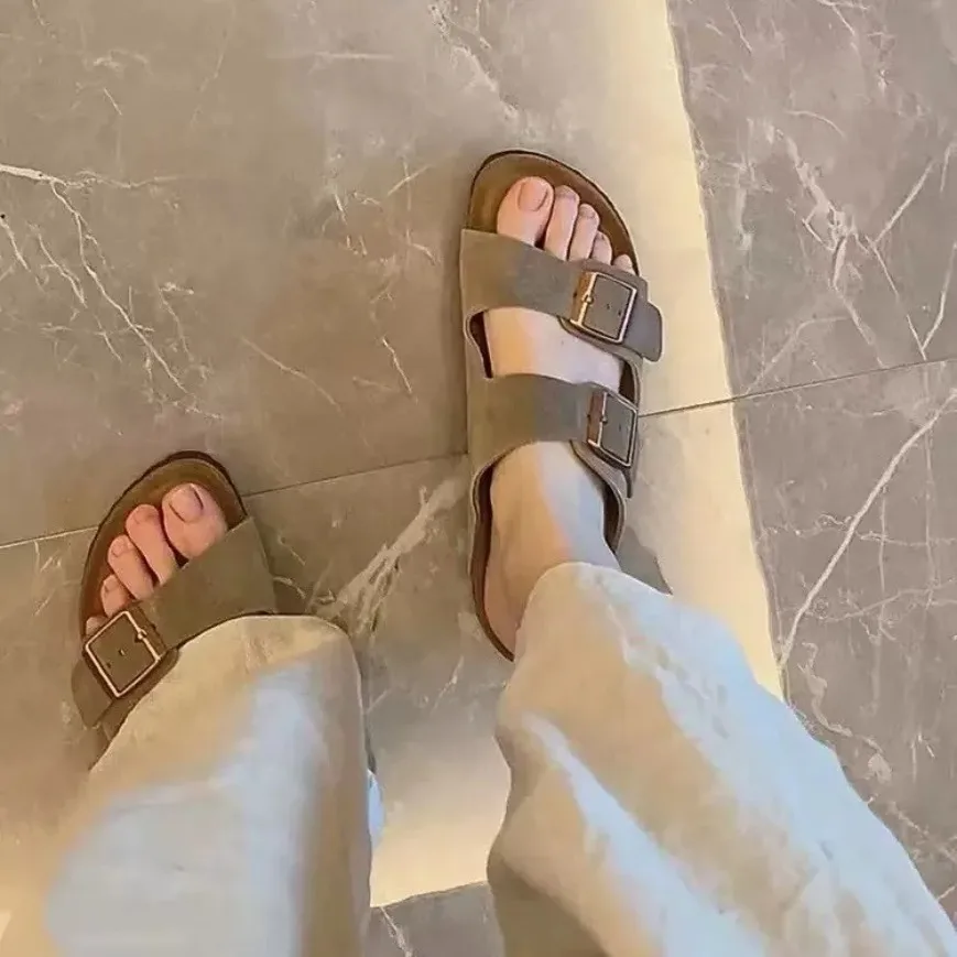 

Full Cowhide Shoes 2026 Summer Retro Leather Cork Flat Sandals Men and Women Couples with The Same Style One-word Cool Slippers
