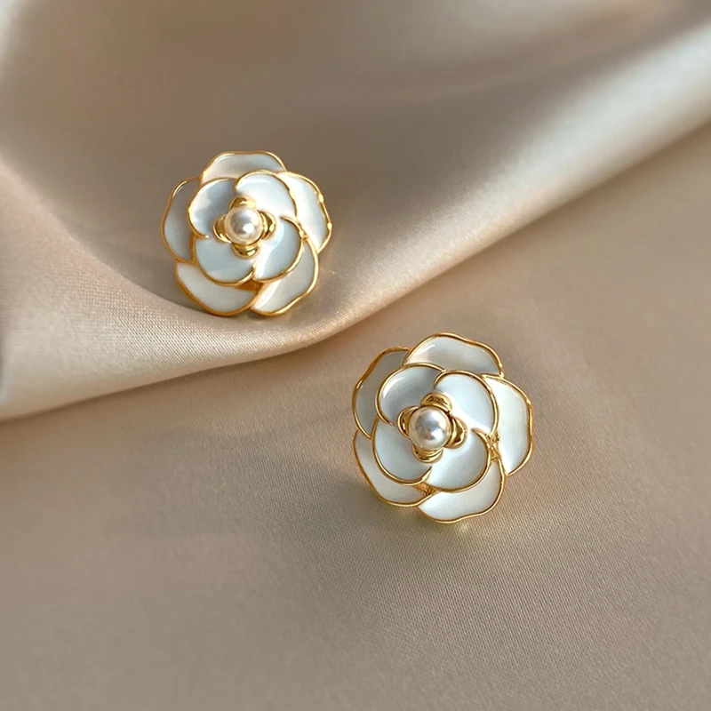 Simple Pearl White Color Camellia Studs Earrings Enamel Flowers Earrings for Women Birthday Party Jewelry Pendientes Femeninos