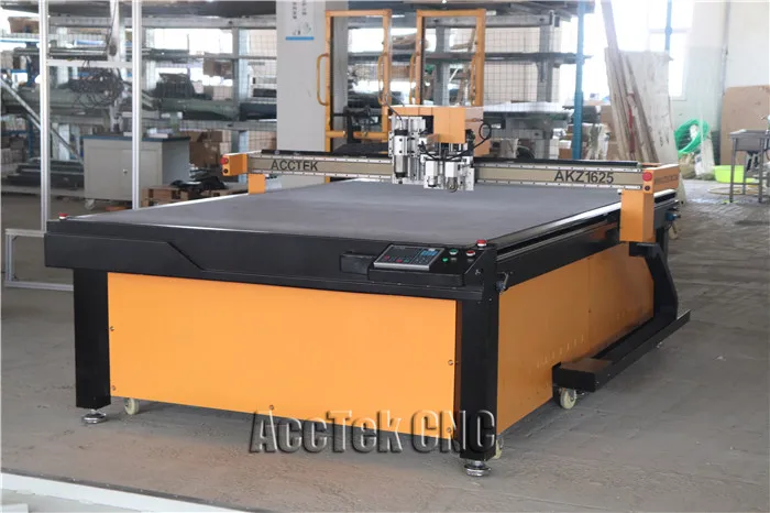 CNC Oscillating Vibration Knife เครื่องตัดอัตโนมัติ Creasing เครื่องตัดกล่องกระดาษแข็งดิจิตอลขนาดเล็กกล่องตัวอย่างเครื่องทํา