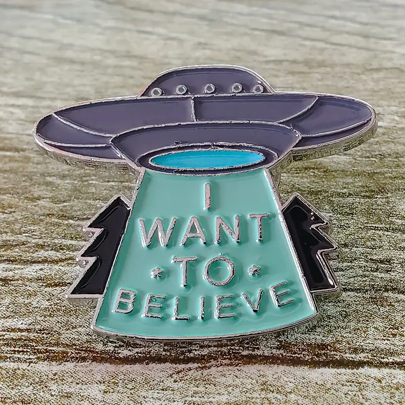 I Want To Believe Enamel Pin Space flying Objects Pin for Backpacks Briefcase Badges Brooch for Clothes Accessories Fashion Gift