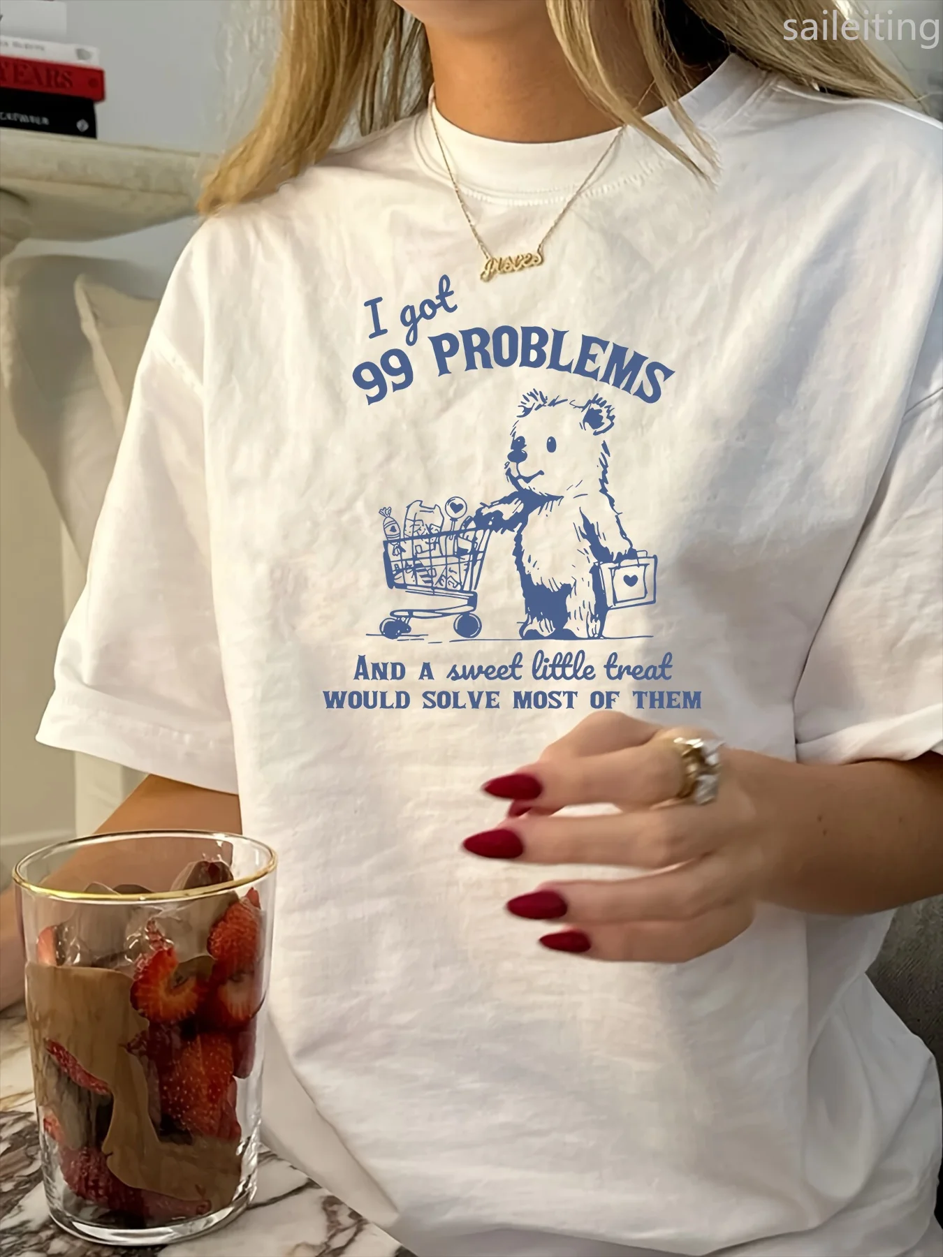 

Женская футболка в винтажном стиле, повседневный топ с круглым вырезом и короткими рукавами с геометрическим принтом медведя, полиэстер, летняя футболка обычной длины