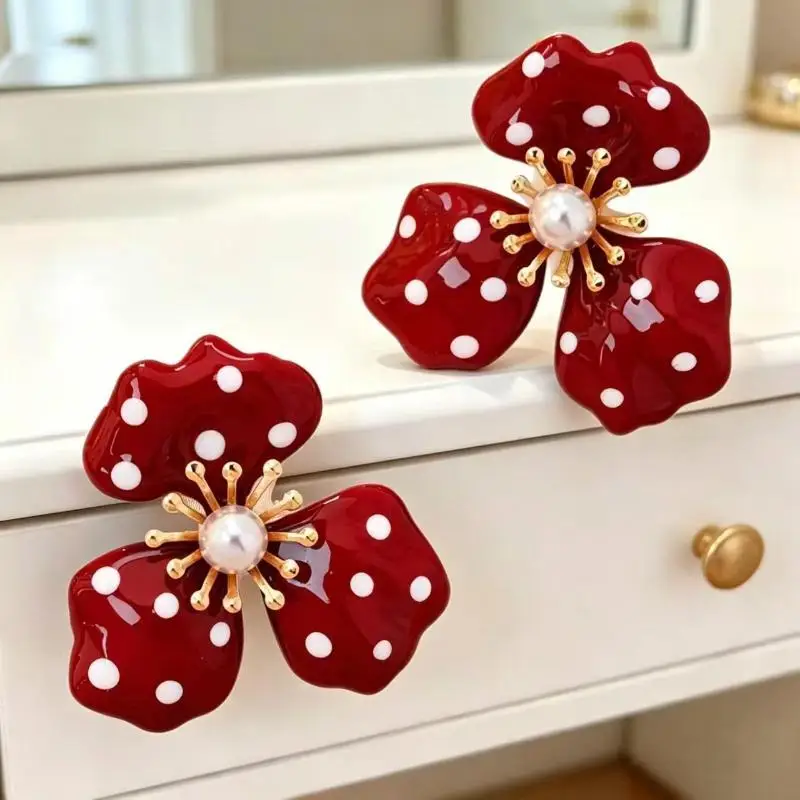 Fashion Fine Jewelry Stud Earrings Black Polka Dot Flower Faux Pearl Gold Tone Edging for Women Dress Matching