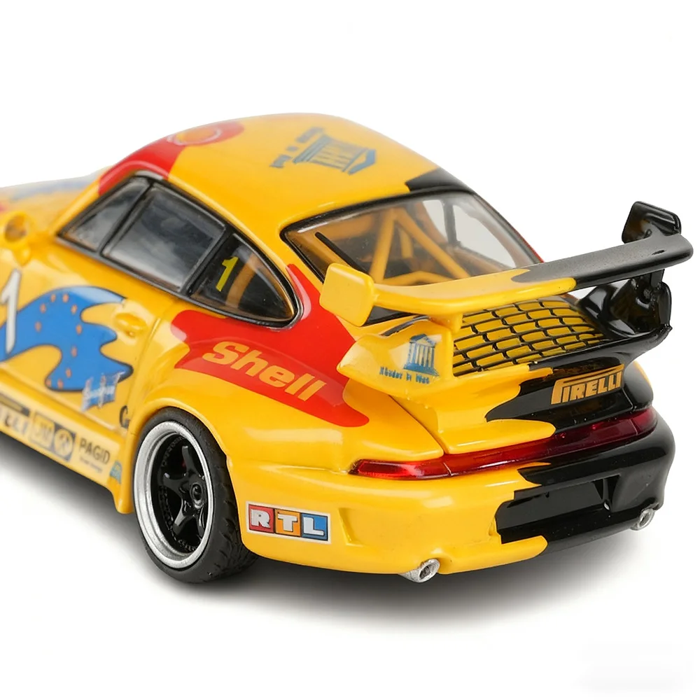 FANKU 1/64 Diecast 993 نموذج سيارة مصنوع من خليط معدني على شكل جسم عريض — أبيض عالي التفاصيل سيارة رياضية مصغرة قابلة للجمع إصدار هدية