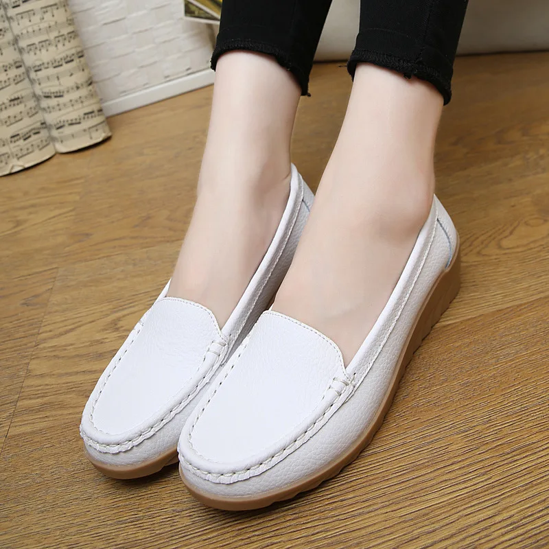 Neue Damen Keilabsatz Slip-on Loafer für Pendlerinnen Frühling Herbst Damen Leder Weichsohlen Rundzehen-Krankenschwesterschuhe Erwachsene Casual Mokassin-Schuhe