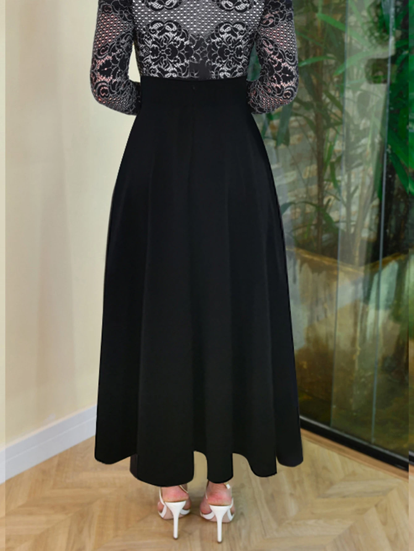 Ladies' spring/summer solid color elegant and dignified simple office casual loose elastic waistband mid length skirt