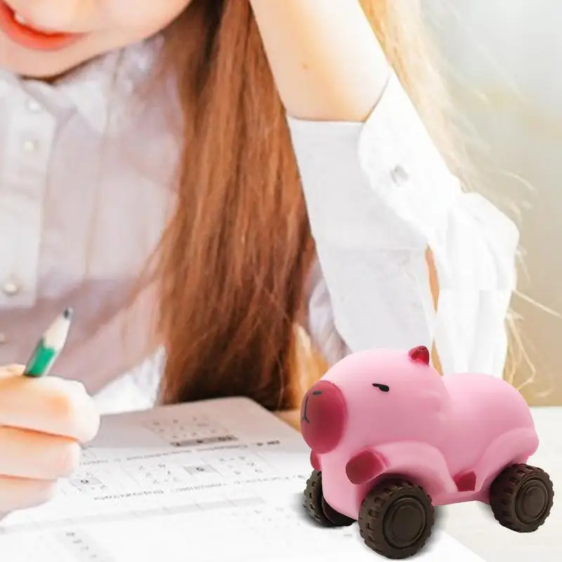 Capybara-Auto-Kneifspielzeug, Capybara-Hand-Entspannungsspielzeug mit Rädern, kreatives tragbares Entlüftungsspielzeug, gemütliches, lustiges Kneifspielzeug für Kinder und Erwachsene