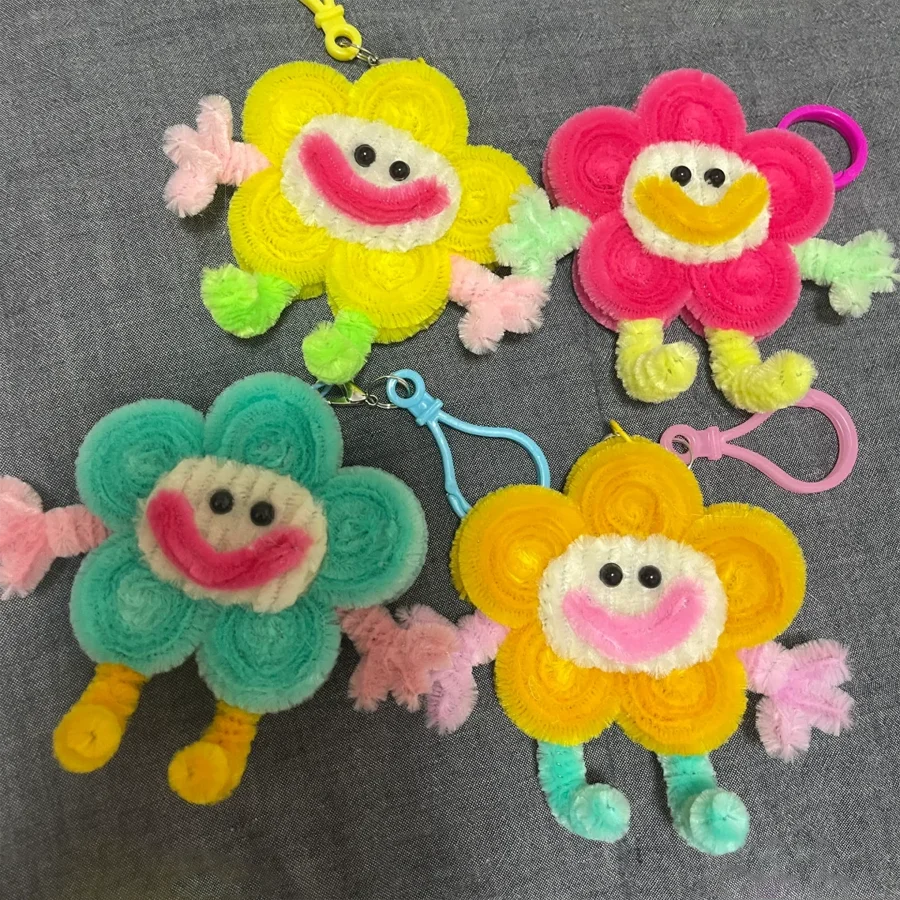 200Pcs Craft Supply Set, Which Includes 100Pcs Pipe Cleaners Chenille Stem, 50Pcs Wiggle Googly Eyes and 50Pcs Pompoms