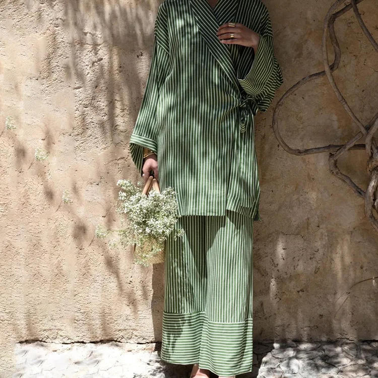 レディースカジュアルストライプ長袖トップス＆ワイドレッグパンツのツーピースセット、秋のファッショナブルなVネックロングパンツセット