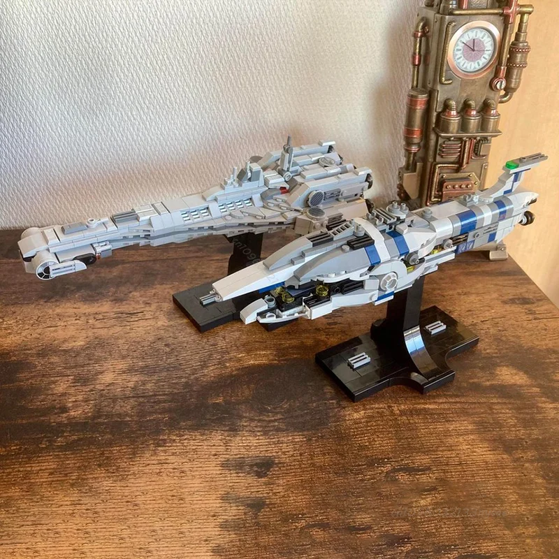 NUOVO MOC Serie di film di fantascienza Malevolence Midi Scale Building Blocks Modello di assemblaggio fai da te Spazio interstellare Astronave Giocattolo per bambini Regalo