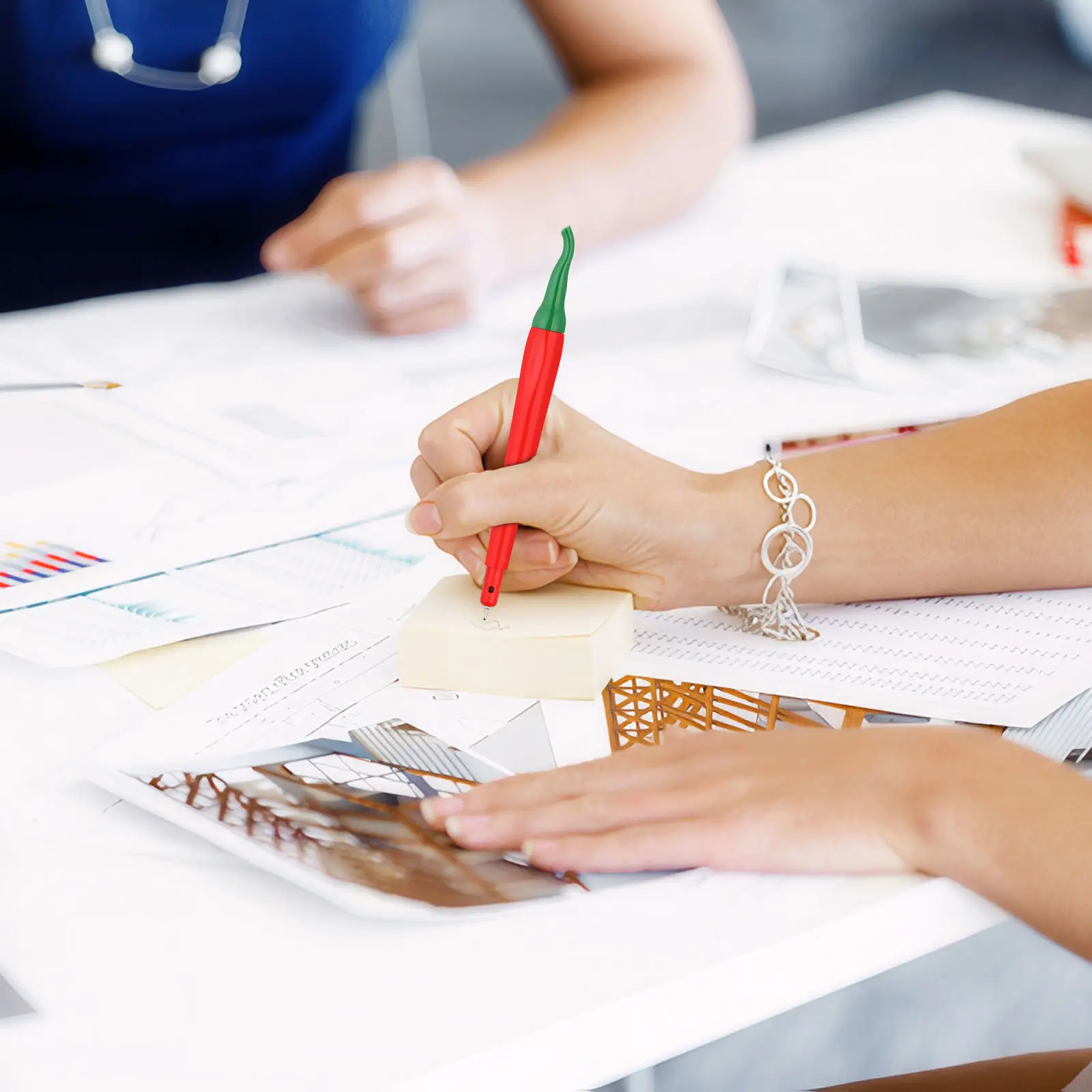 

Набор из 18 гелевых ручек с мультяшными персонажами в виде перца чили, тонкий наконечник, гладкое письмо, канцелярский набор для студентов, для домашних заданий, экзаменов, подписей, повседневного использования