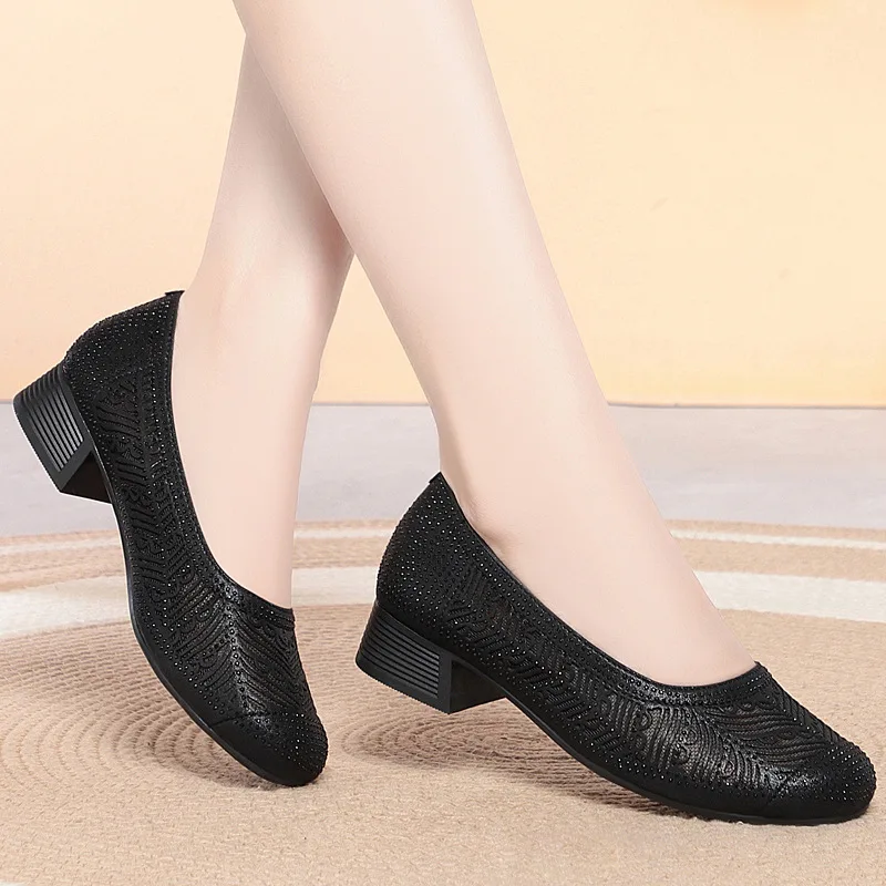 

3cm Plus Size 35-43 Breathable Comfortable Rhinestone Genuine Leather Shoes Women Spring Summer 2026 Cutout Shoes Block Heel Mom