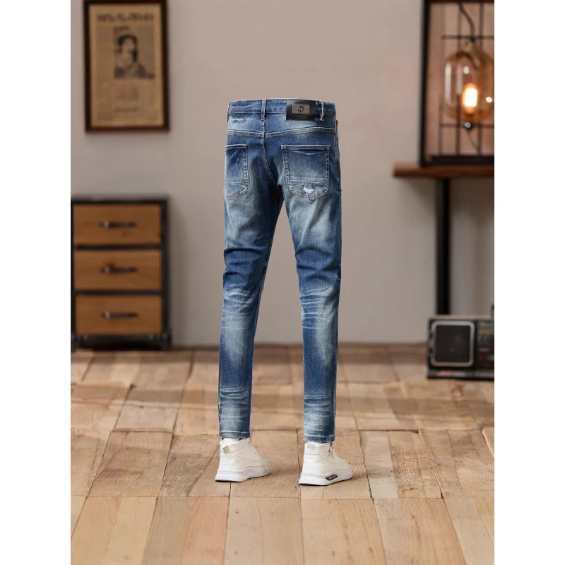 جينز أزرق كلاسيكي للخريف بتصميم فتحة للرجال، ملابس رجالية 2025 نمط جديد للشارع بنطال ساق صغير رائع ونحيف