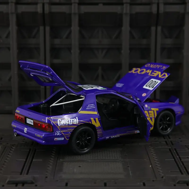 Modelo de coche de aleación Mazda RX7 FC de simulación 1:24: las puertas y el capó del motor del maletero se pueden abrir para recoger accesorios del coche