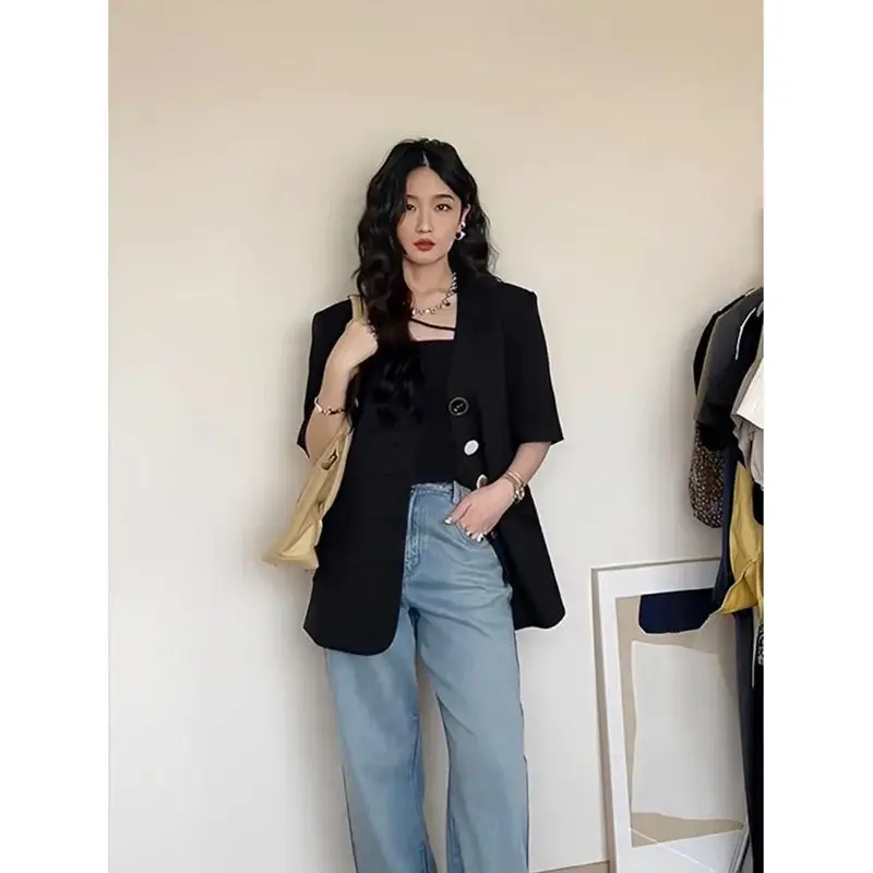 Women's Black Casual Short Sleeved Suit Jacket Women's 2024 Summer New Loose Versatile Design Unique top With a Sense of Niche