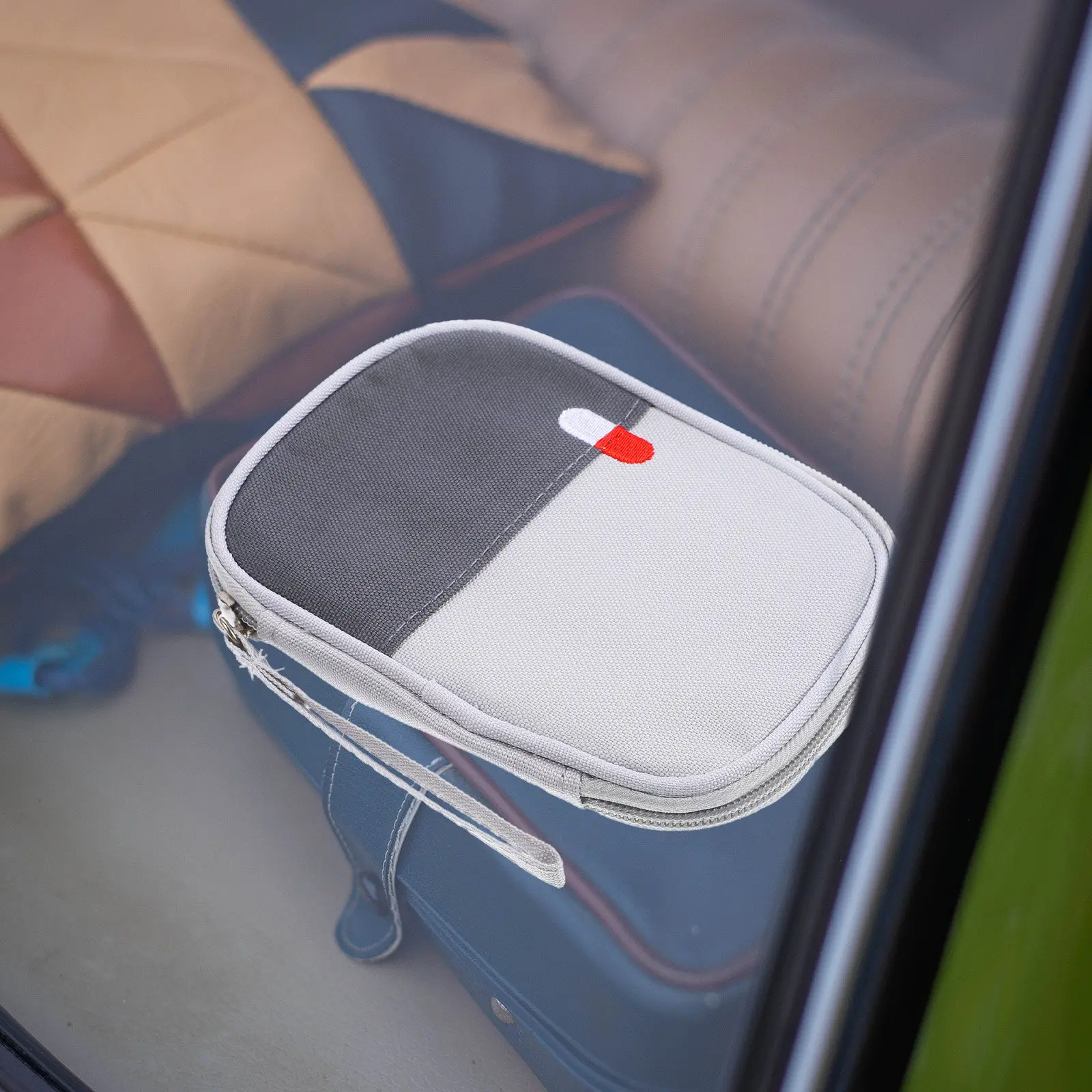 

Портативная аптечка из оксфордской ткани, маленькая, легкая, органайзер для первой помощи, дорожная сумка для экстренной медицинской помощи, на молнии, для хранения