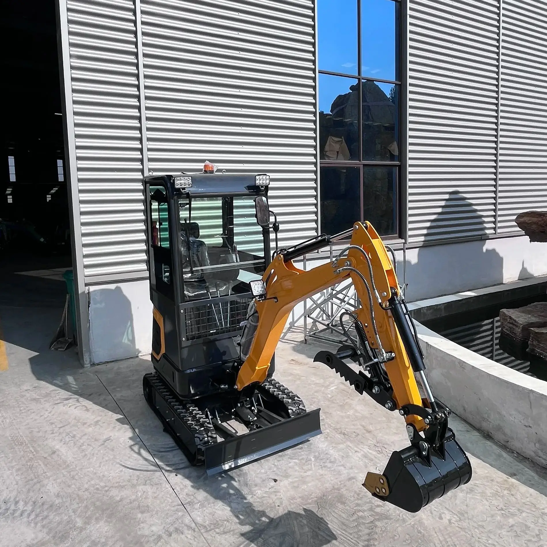 

Mini bagging machine 1.5 tons 1.8 tons 2.5 tons Mini excavator 2 tons Crawler hydraulic Mini excavator