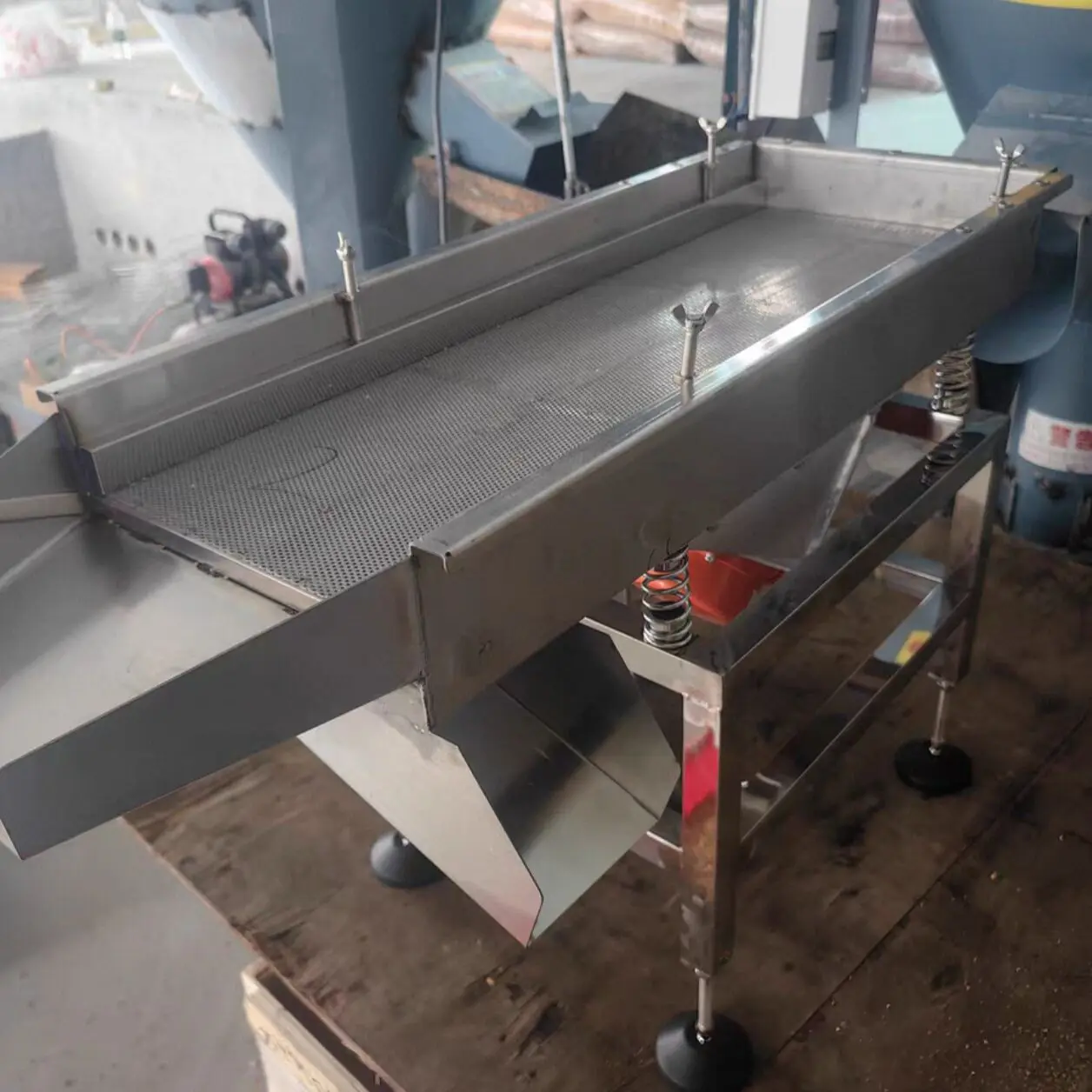 30*80cm Linear Vibration Sieve Screen Stainless Steel Vibration Separator For Particle Screening And Grading