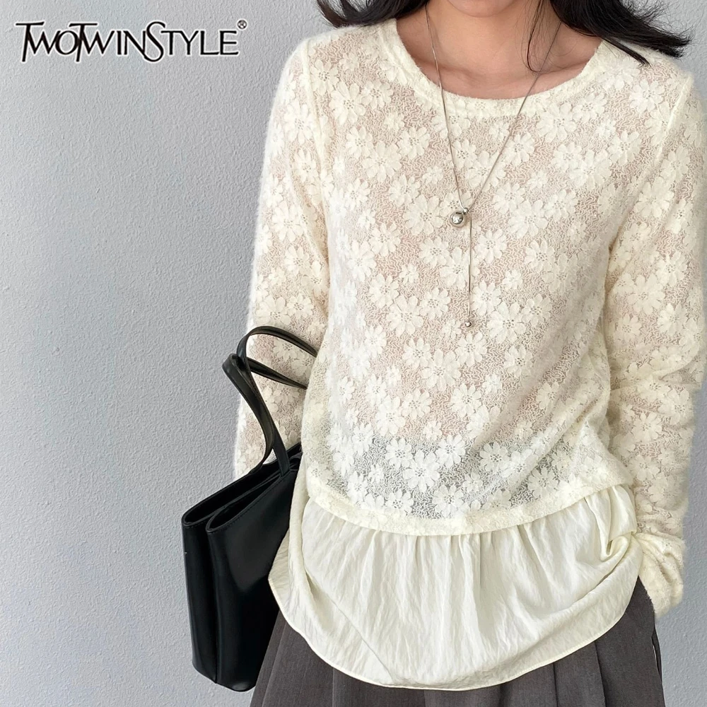 

Женская футболка TWOTWINSTYLE с кружевными вставками, однотонная, с круглым вырезом, длинным рукавом, свободного кроя, в корейском стиле, модная, осенняя, новая коллекция