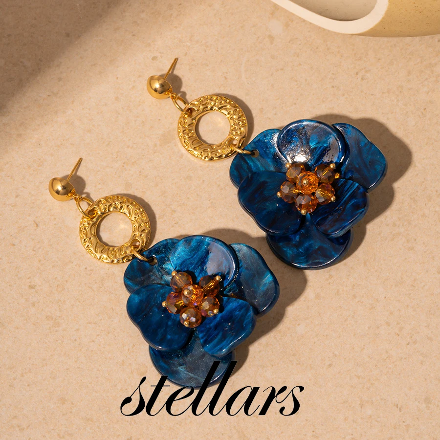 

Retro Niche Resin Flower Petal Geometric Silver Needle Earrings Fashionable and High-end Earrings for Women