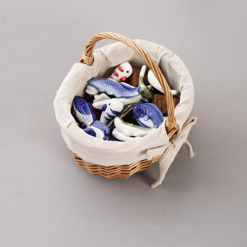 

Fish Shape Ceramic Chopstick Holder Cute Cartoon Animal Utensil Rest for Spoons Forks Kitchen Tableware Organizer