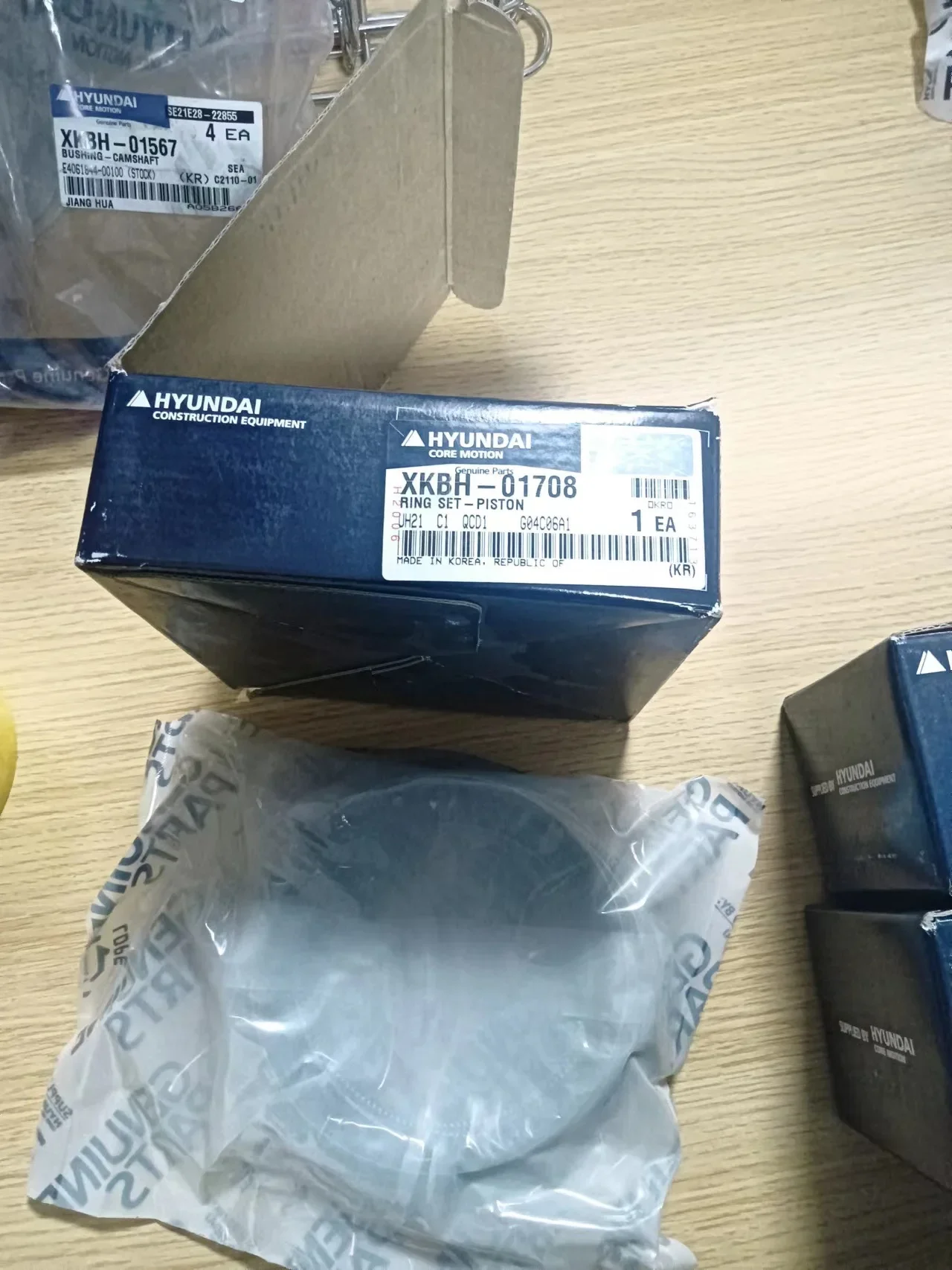 Doosan Daewoo Hyunda i Excavator Accessories  Piston Ring Kit Original Parts XKBH-01708 Engine Parts Piston Ring