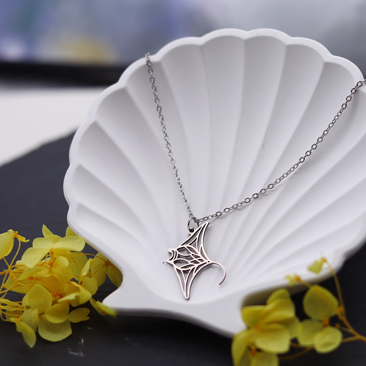 Devil Fish Hollow Ocean Series Stainless Steel Pendant Necklace For Women Men Fashion Classic Style Men Chain Necklace Jewelry