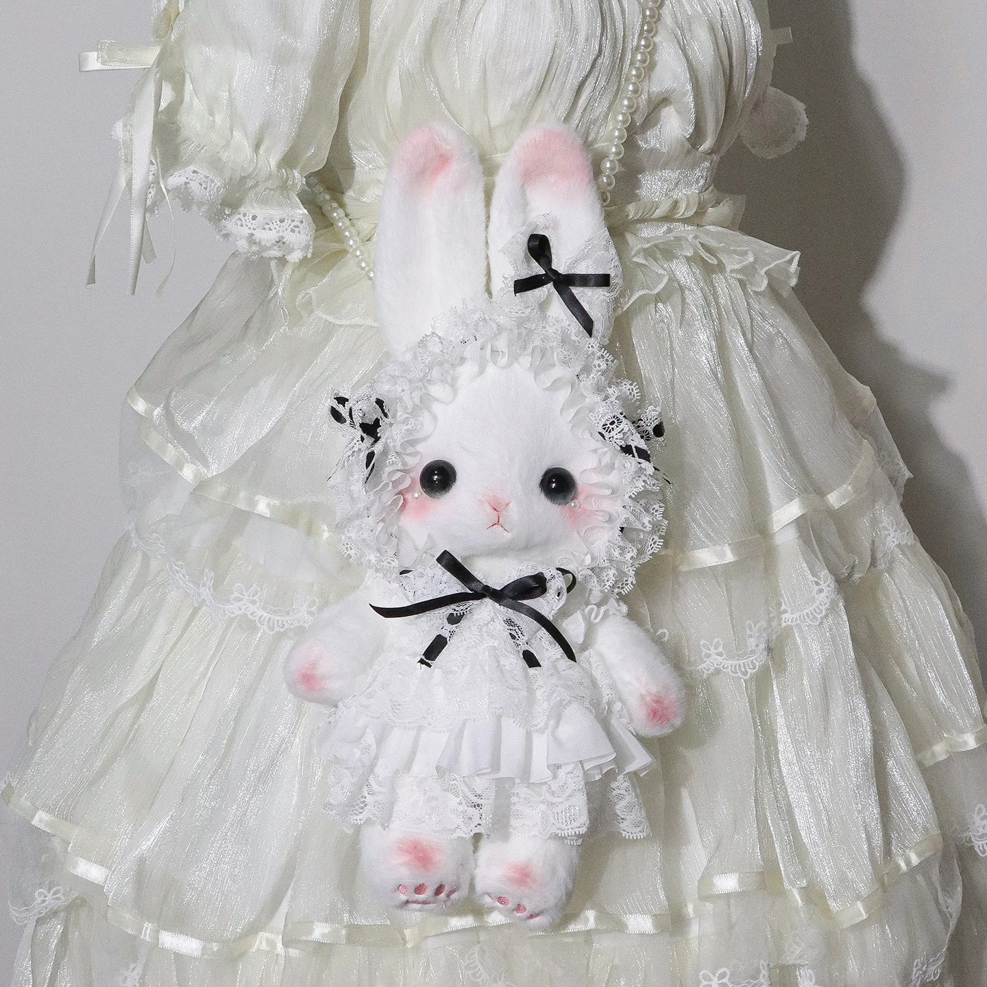 กระเป๋ากระต่ายโลลิต้าสีดำ หูตั้ง สายโซ่ไข่มุก กระเป๋าสะพายข้างลายกระต่ายน่ารัก พร้อมโบว์ลูกไม้ กระเป๋าตุ๊กตา สำหรับแฟชั่นโกธิค