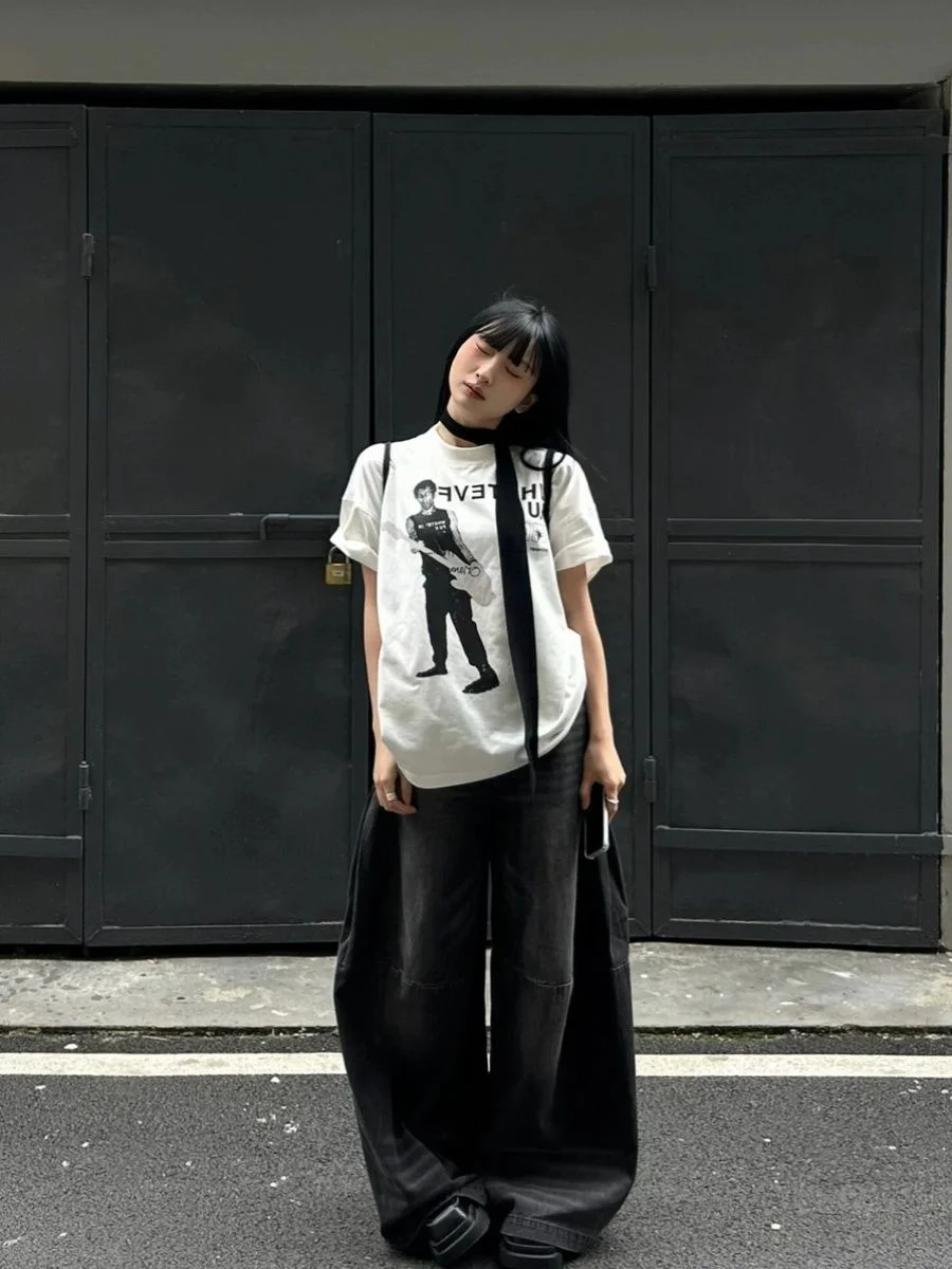 

Women's Graphic Print Oversized T-Shirt - Retro Band Print Short Sleeve Loose Fit Streetwear Casual Summer Top