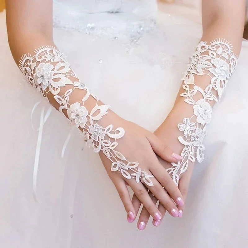 

New Elbow Length Lace Crystals Fingerless Bridal Gloves Wedding Gloves for Bride 2024