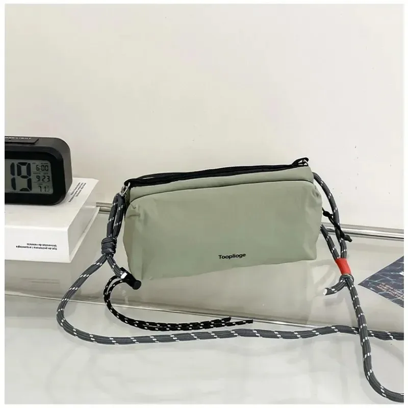 

Casual Solid Zipper Portable Nylon Shoulder Bags 2025 Simple Fashion High Quality Popularity Versatile Crossbody Bags for Unisex