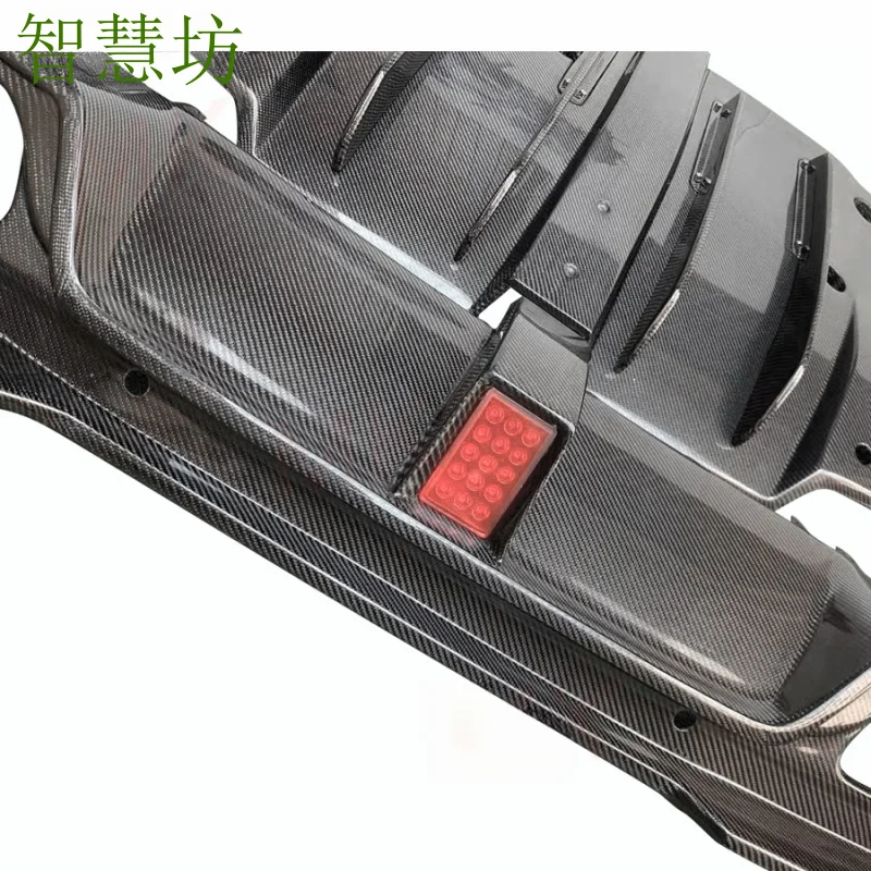 

Suitable for Mercedes-Benz C-Class W205 C63 C434-door C200 C260L modified carbon fiber IMP style rear lip