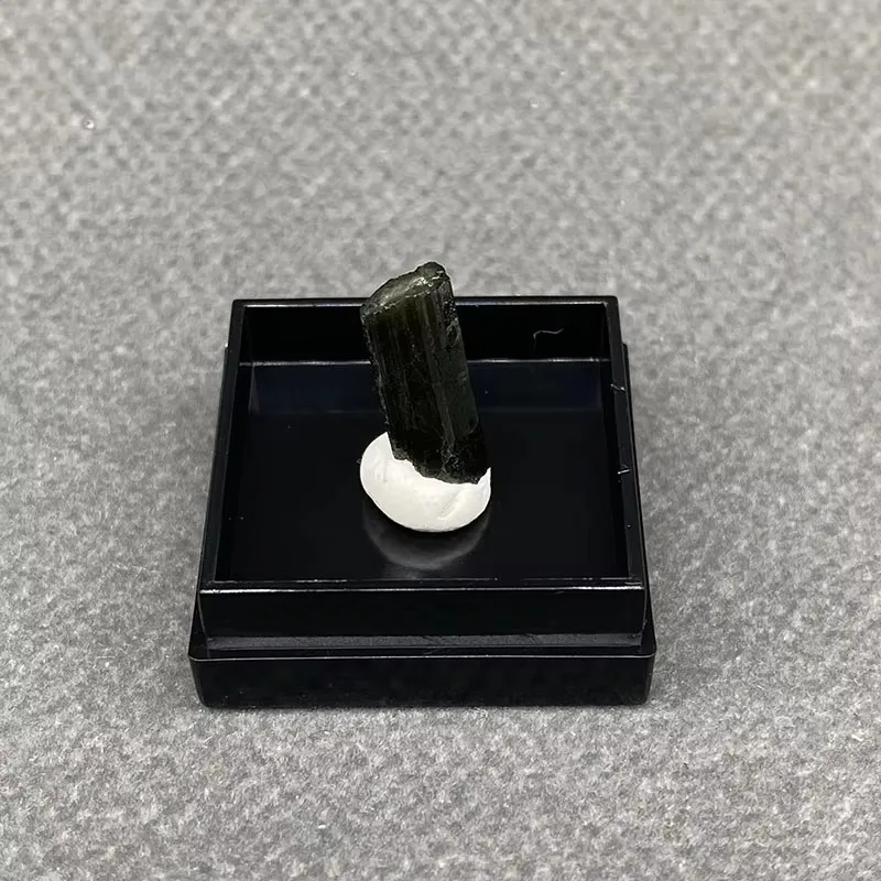 100%  Natural Green tourmaline Mineral Specimens StonesHome accessories  Healing Crystal   +Box size:27*27*25 mm