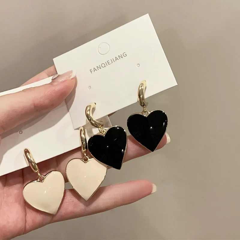 

LByzHan Vintage Big Heart Drop Earrings For Women New Personality Statement Earrings Black