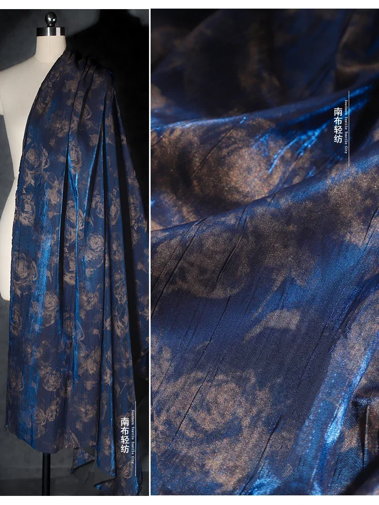 

Плиссированная ткань, бронзовая ретро-окрашенная в галстук, пальто, юбка с лицом лошади, дизайнерская одежда, вискоза, полиэстер, ткань «сделай сам», шить на метр