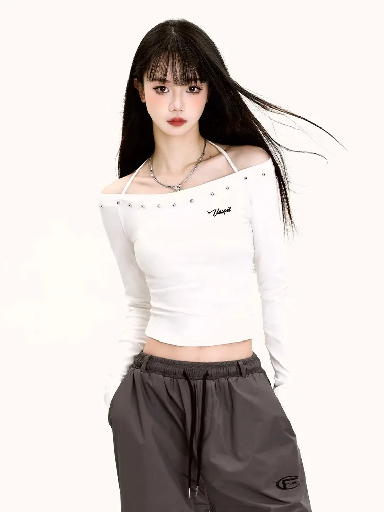 تي شيرت نسائي أمريكي مثير بدون أكمام وبدون أكتاف، بأكمام طويلة، بتصميم أنيق وملائم للجسم، يبرز الأناقة والإطلالة الجذابة.