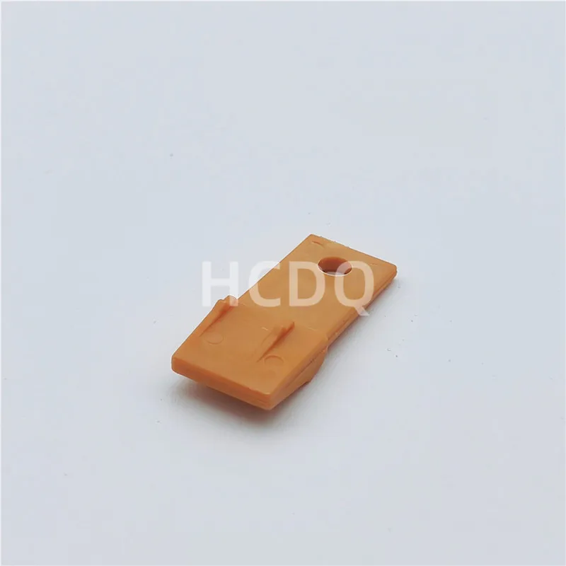 

10 PCS The original PB871-04900 automobile connector shell is supplied from stock