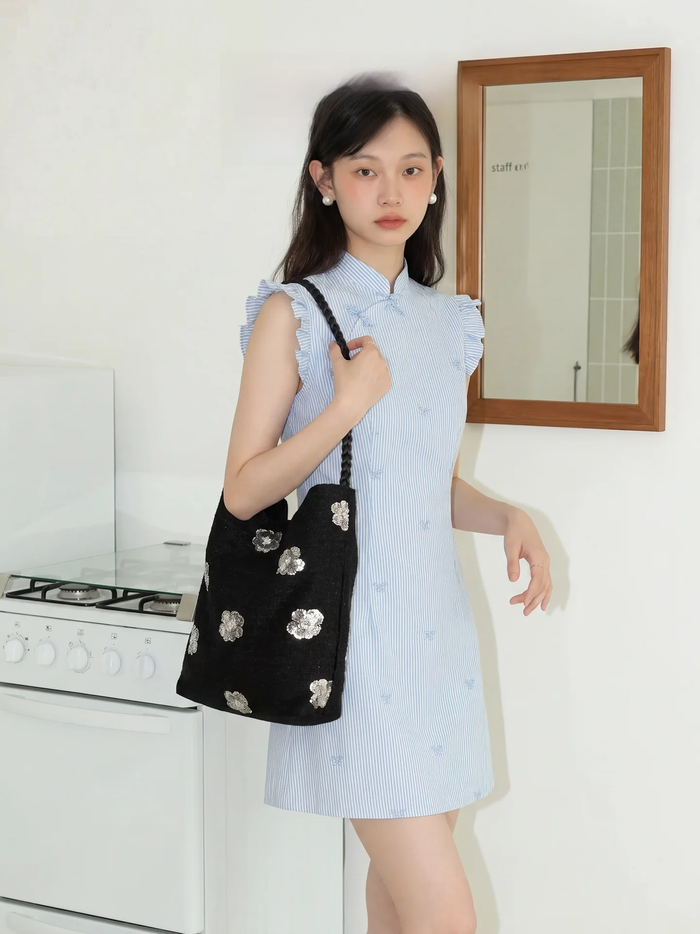 

New Chinese Style Rose Embroidery Texture Bucket Bag Women's Shoulder Bag Soft Cotton Material Floral Pattern Summer 2026