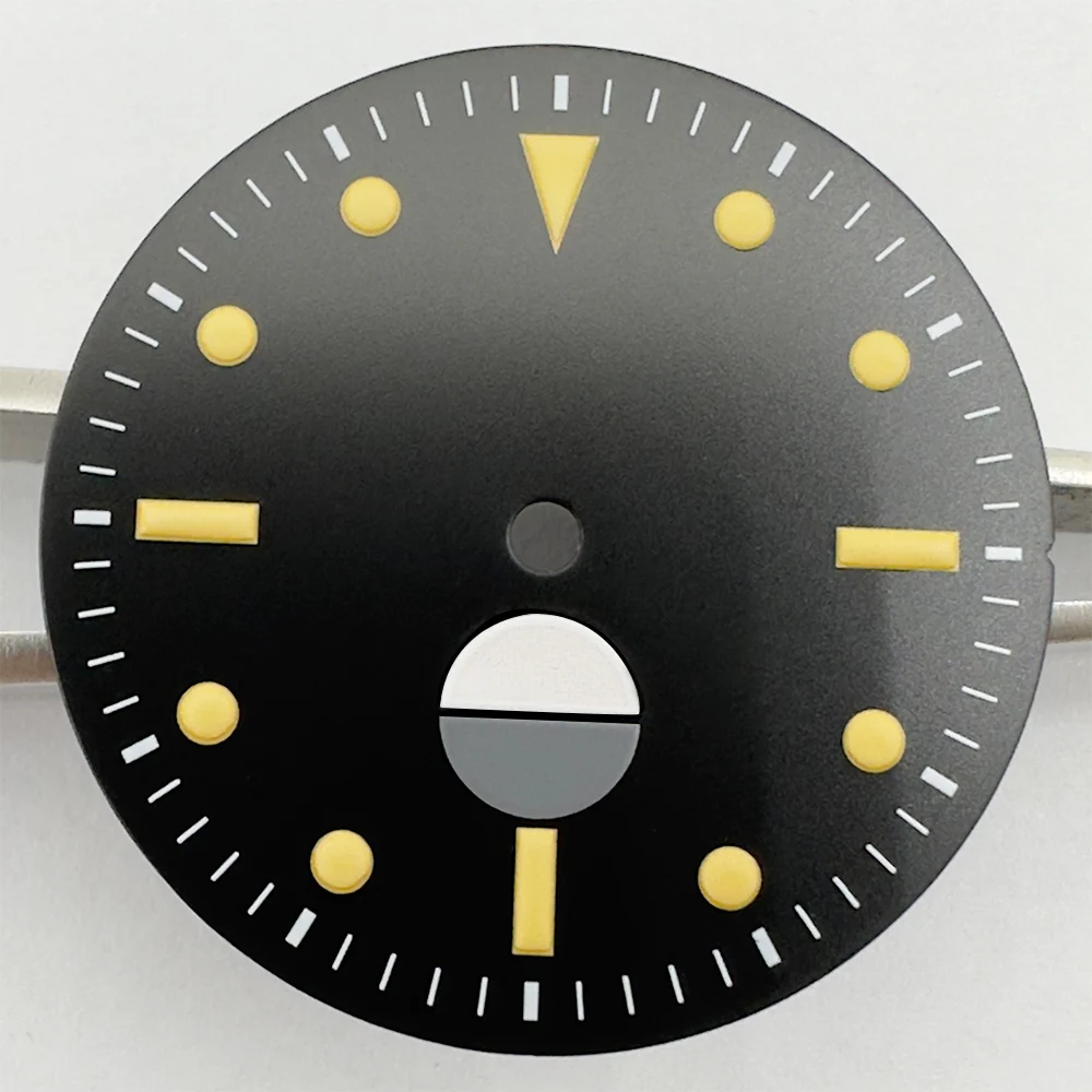 Watch Parts Vintage 28.5mm Black Sterile Dial Yellow Marks Green Luminous Suitable For NH35/36 Movement