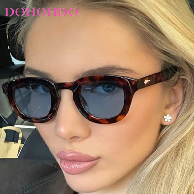 

Classic Retro Small Square Frame Sunglasses Women Brand Designer Vintage Sunglass Men Outdoor Driving Shades UV400 Oculos De Sol