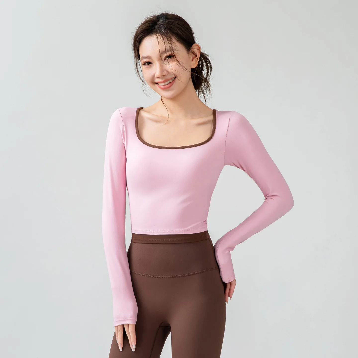 

Women's New Arrival Color-block Yoga Top with Pads, Round Neck, Long Sleeve for Running and Fitness