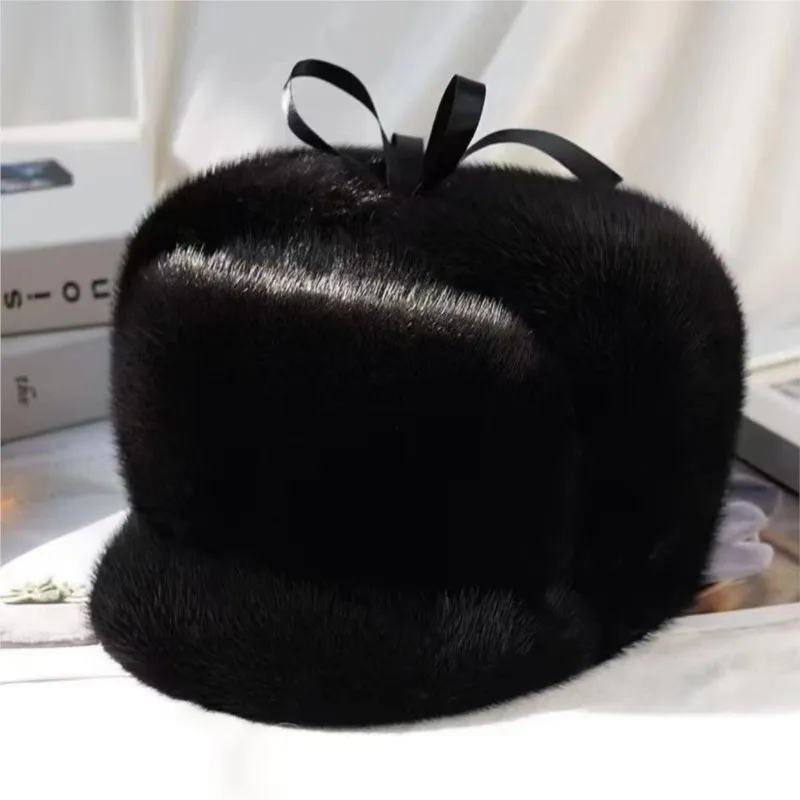 

A new fashionable and elegant mid-aged short-brimmed hat