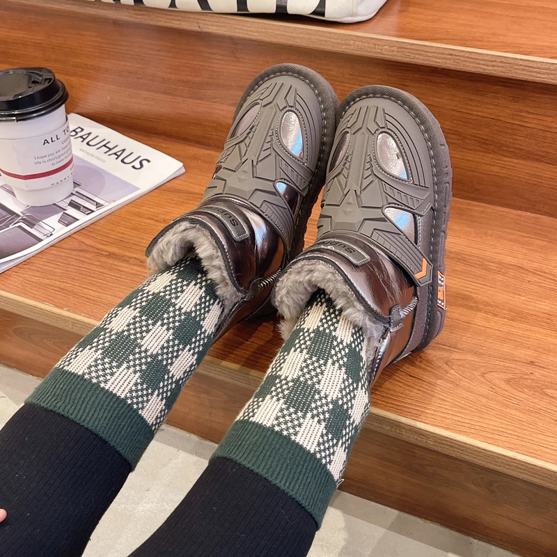 أحذية الثلوج للفتيات أحذية شتوية جديدة للأولاد مبطنة دافئة للأطفال أحذية قطنية للأولاد من الجلد الأسود مضادة للانزلاق أحذية قطنية كبيرة للفتيات