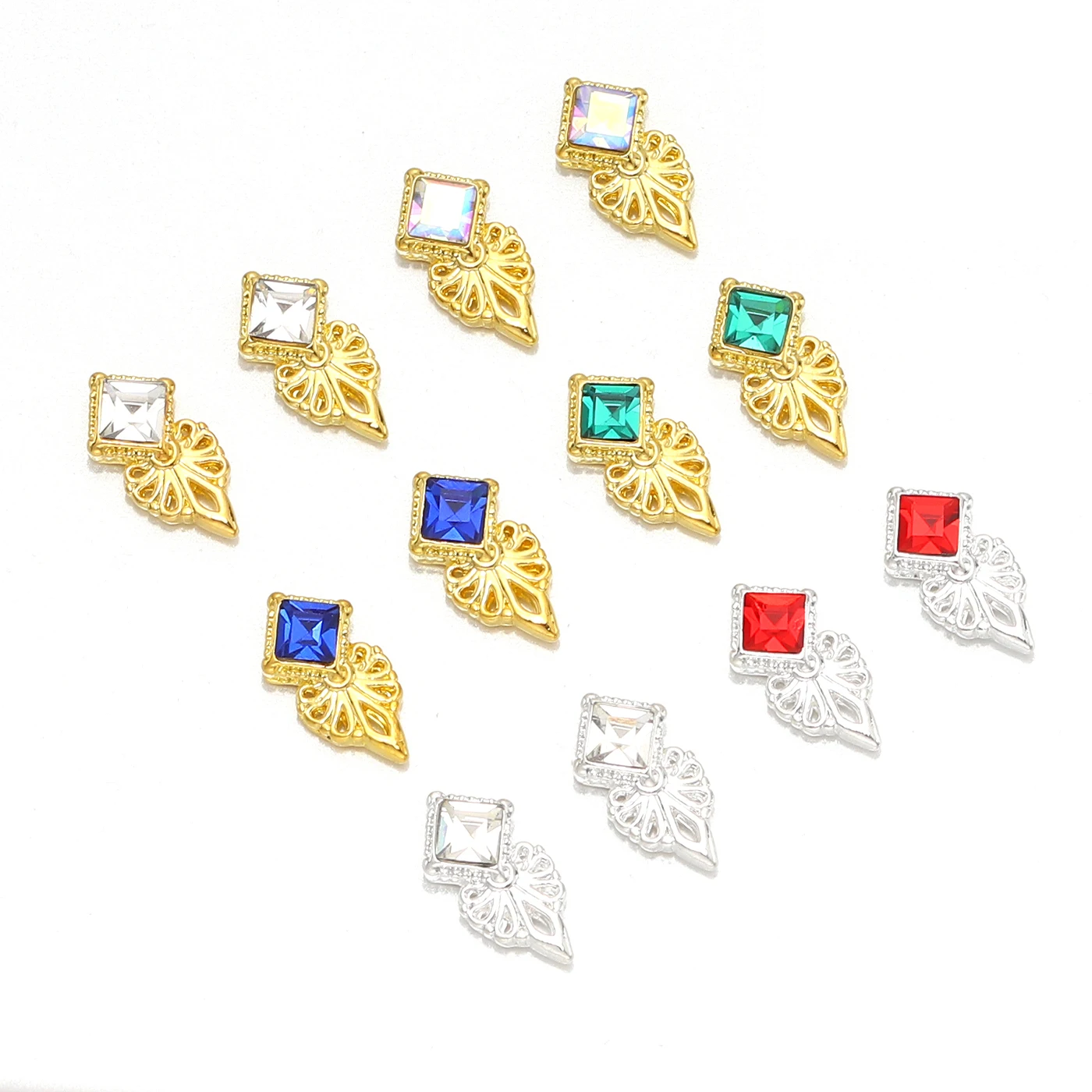 10 strass de metal 3D decoração de arte de unha DIY acessórios de charme de arte de unha por pacote