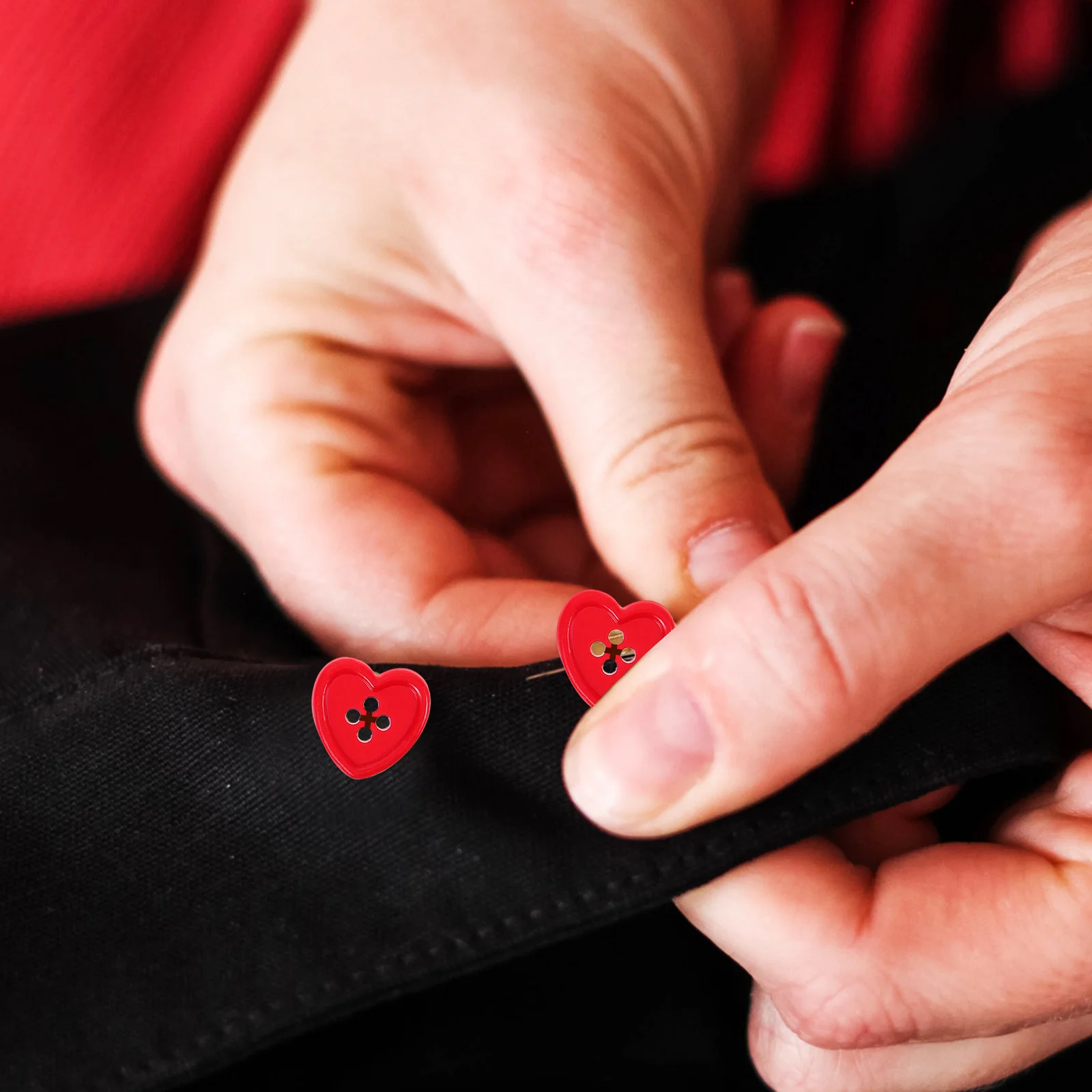 

50pcs Colorful Spray Painted Buttons 18mm Red Heart Shaped Plastic DIY Sewing Crafting Clothes Accessories Embellishments