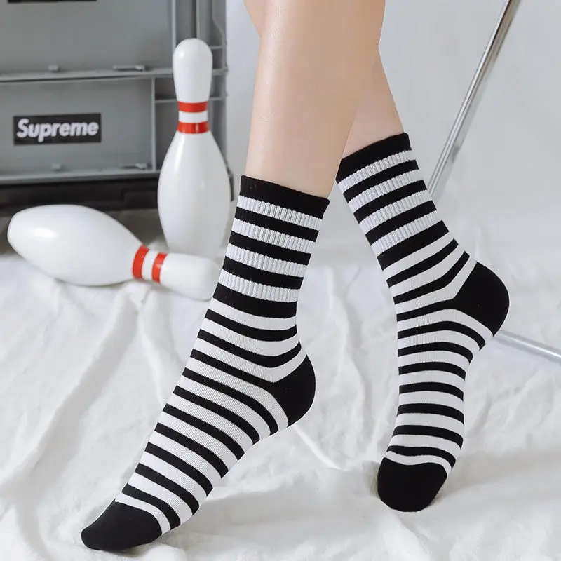 Cute Cow Print Socks for Women White Black Funny Cartoon Animals Sock Girls on Sale Fashion Casual Streetwear Skateboard